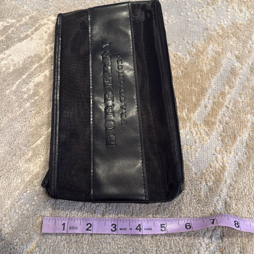 Burberry Fragrance Bag with mesh feature black EUC - Picture 7 of 7